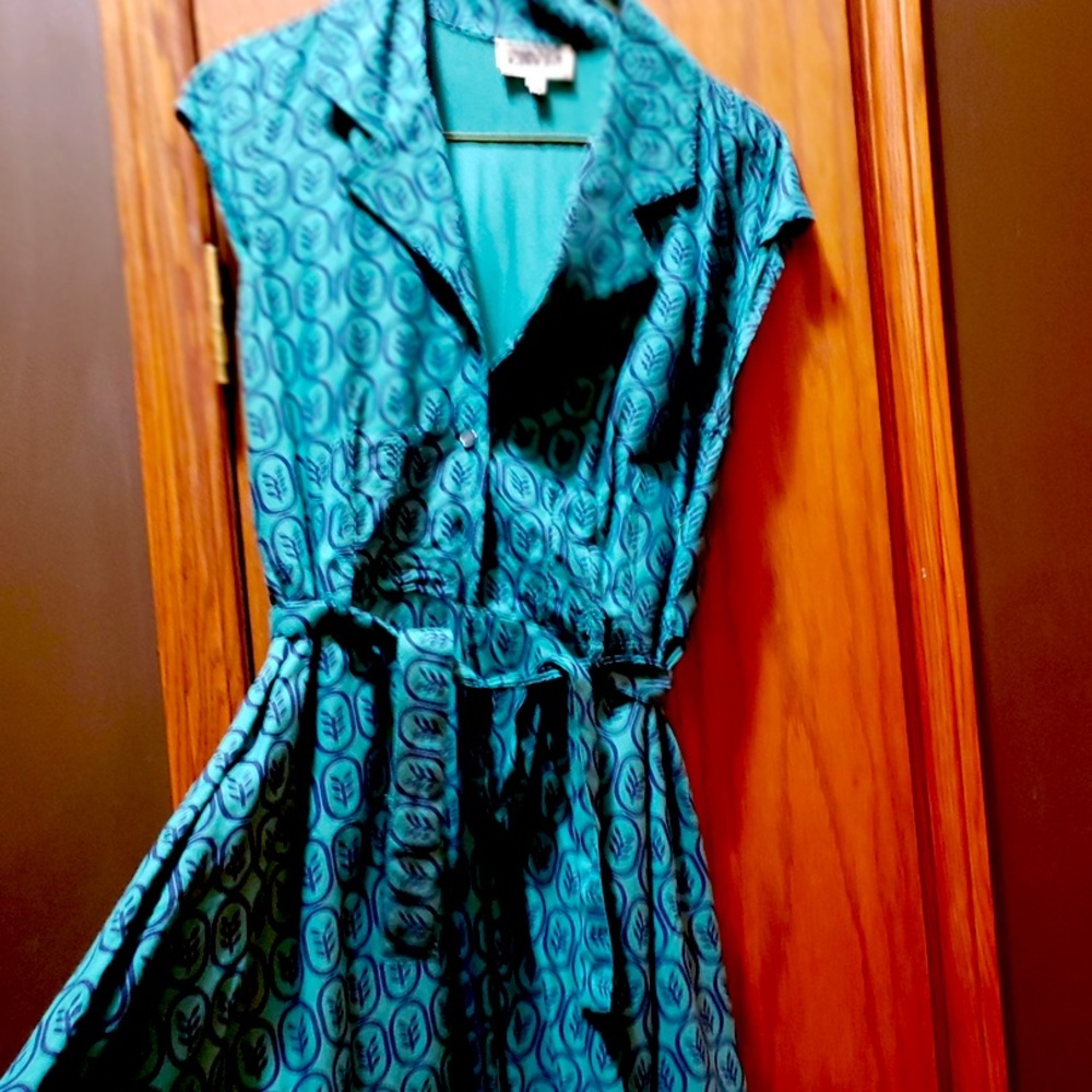Boutique dress, lovely pattern Circus brand